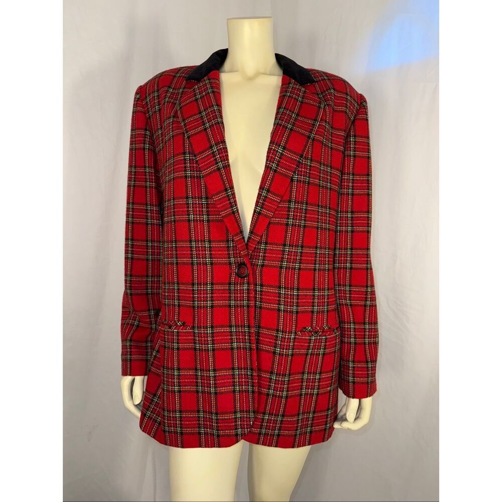 Vintage Sag Harbor Red Plaid Wool Blend Blazer with Black Velvet Collar – Size 1